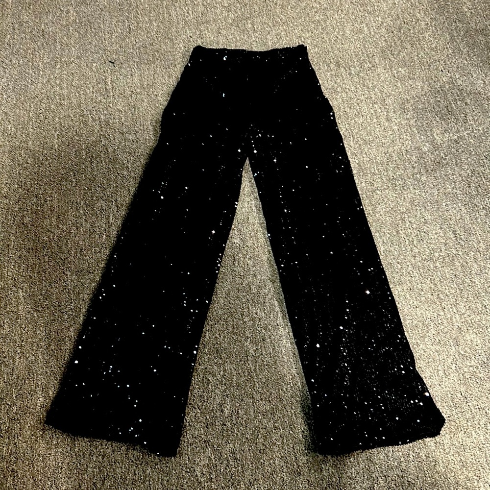 Black sequin size 7 pant.